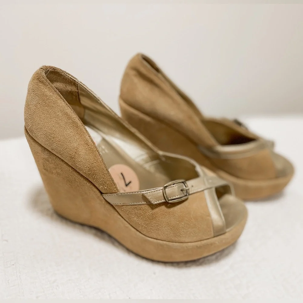Kork-Ease Tan Suede Wedge Sandals with Metallic Accent